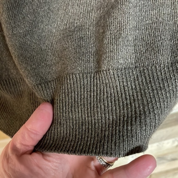 Dockers size XL brown v-neck acrylic sweater vest - Picture 5 of 6